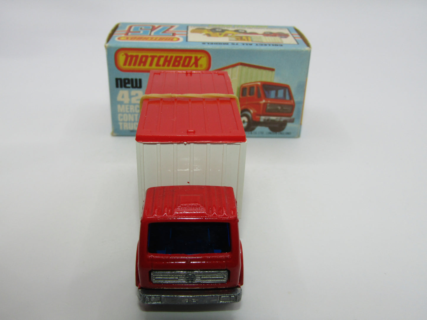 Matchbox Superfast 42C Mercedes Container Truck MATCHBOX to the LEFT