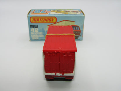 Matchbox Superfast 42C Mercedes Container Truck MATCHBOX to the LEFT