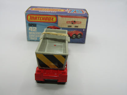 Matchbox Superfast 42C Mercedes Container Truck LIGHT RED Plastic Grey Container