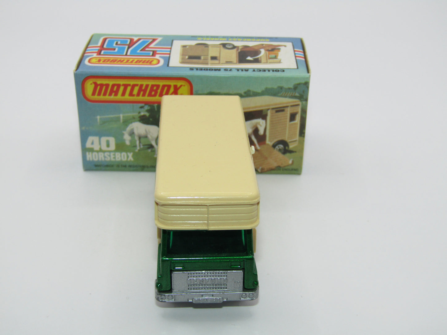 Matchbox Superfast 40B Horse Box Metallic Green SILVER BASE & WHITE Door