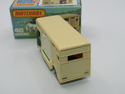 Matchbox Superfast 40B Horse Box Metallic Green SILVER BASE & WHITE Door
