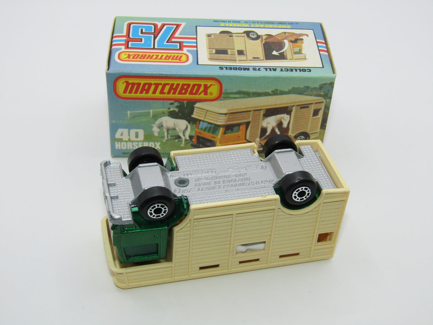 Matchbox Superfast 40B Horse Box Metallic Green SILVER BASE & WHITE Door