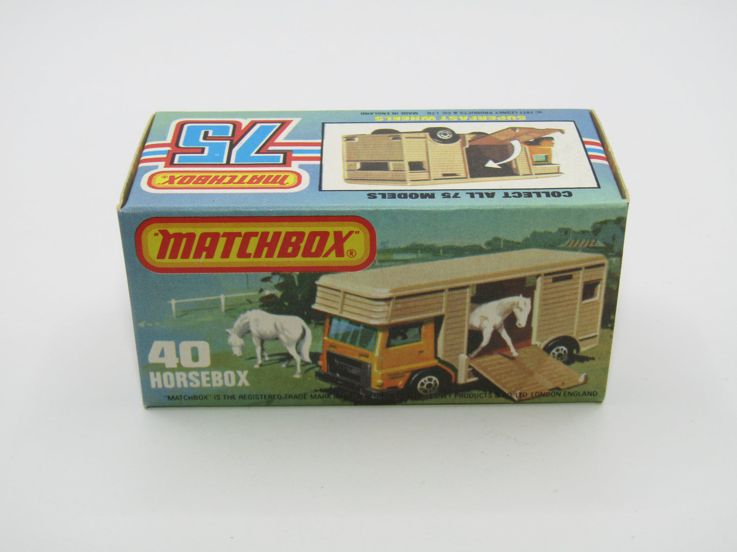 Matchbox Superfast 40B Horse Box Metallic Green SILVER BASE & WHITE Door