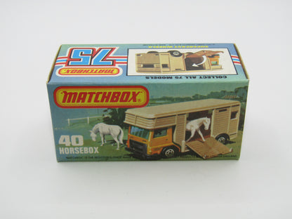 Matchbox Superfast 40B Horse Box Metallic Green SILVER BASE & WHITE Door
