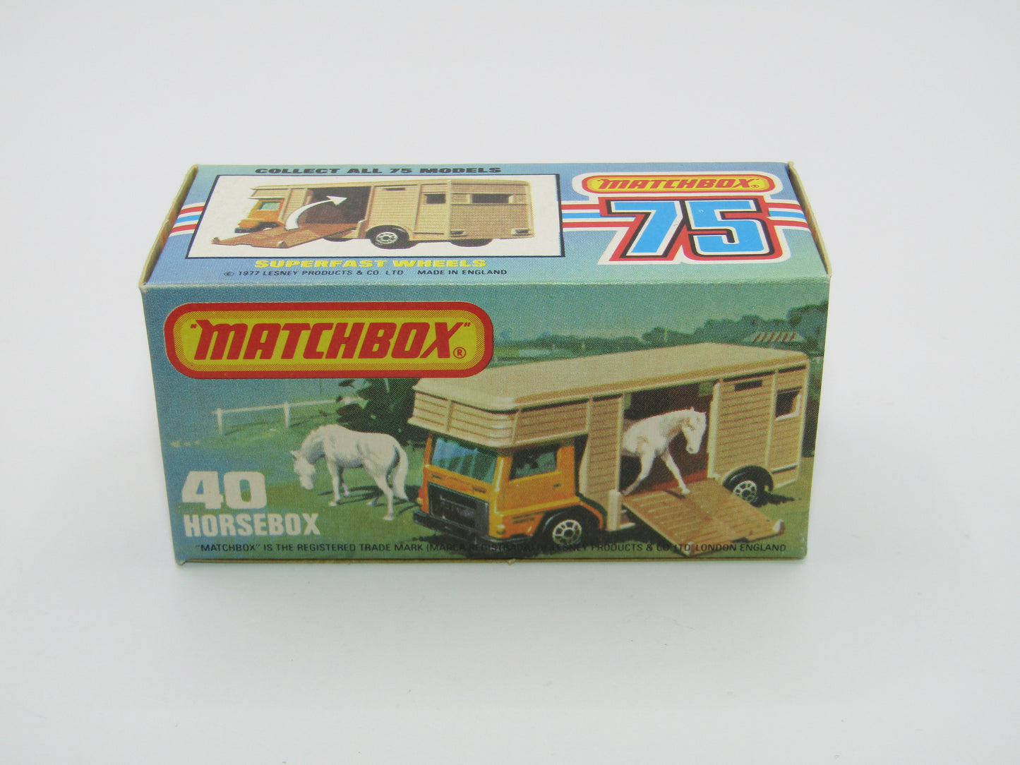 Matchbox Superfast 40B Horse Box Metallic Green SILVER BASE & WHITE Door