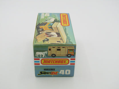 Matchbox Superfast 40B Horse Box Metallic Green SILVER BASE & WHITE Door
