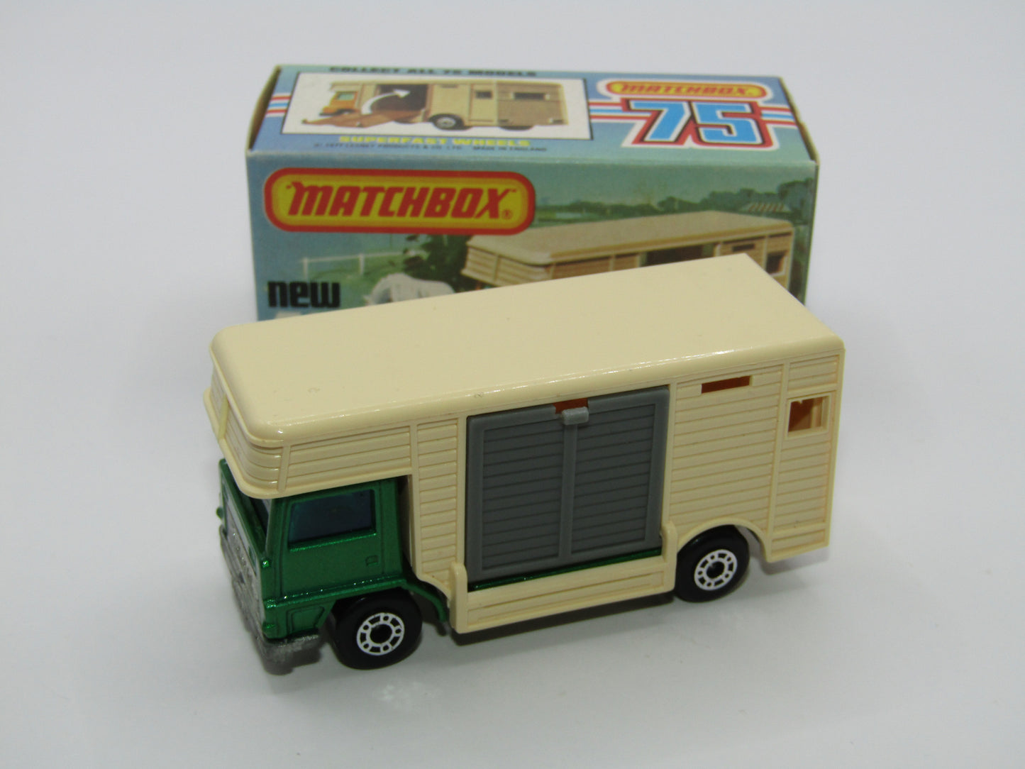 Matchbox Superfast 40B Horse Box Metallic Green GREY DOOR Unpainted Base