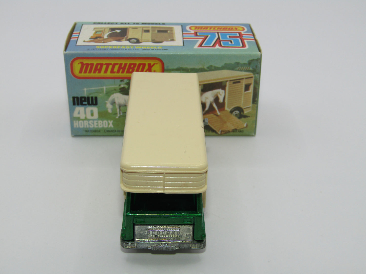 Matchbox Superfast 40B Horse Box Metallic Green GREY DOOR Unpainted Base