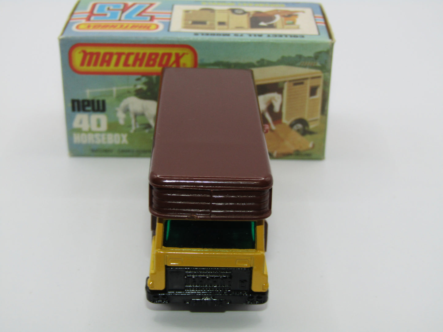 Matchbox Superfast 40B Horse Box YELLOW, Gloss Black Base BROWN DOOR