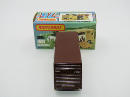 Matchbox Superfast 40B Horse Box YELLOW, OPAQUE WHITE Door Gloss Black Base