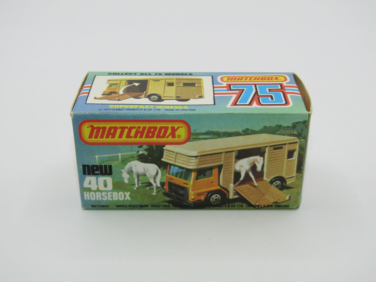 Matchbox Superfast 40B Horse Box YELLOW, OPAQUE WHITE Door Gloss Black Base