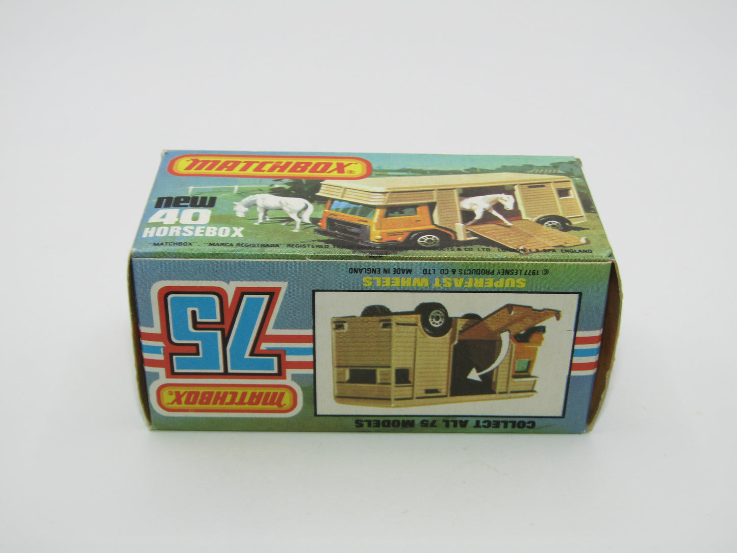 Matchbox Superfast 40B Horse Box YELLOW, OPAQUE WHITE Door Gloss Black Base