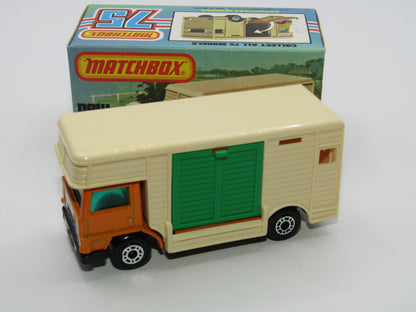 Matchbox Superfast 40B Horse Box Orange GREEN Door Black Base