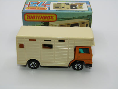 Matchbox Superfast 40B Horse Box Orange GREEN Door Black Base