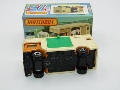 Matchbox Superfast 40B Horse Box Orange GREEN Door Black Base
