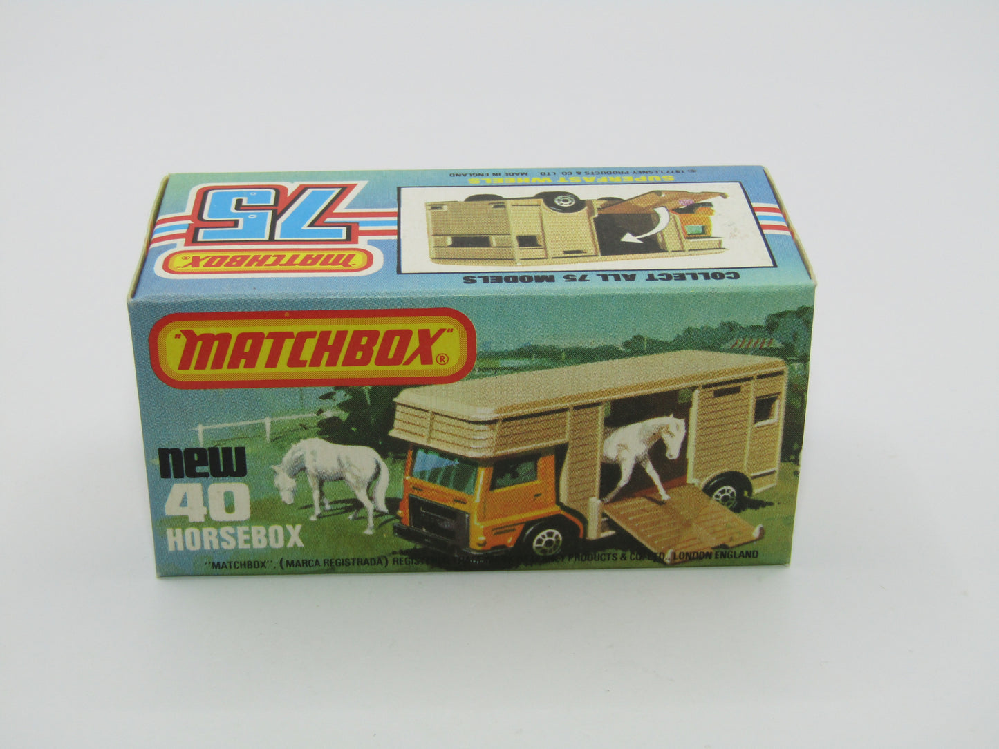 Matchbox Superfast 40B Horse Box Orange GREEN Door Black Base