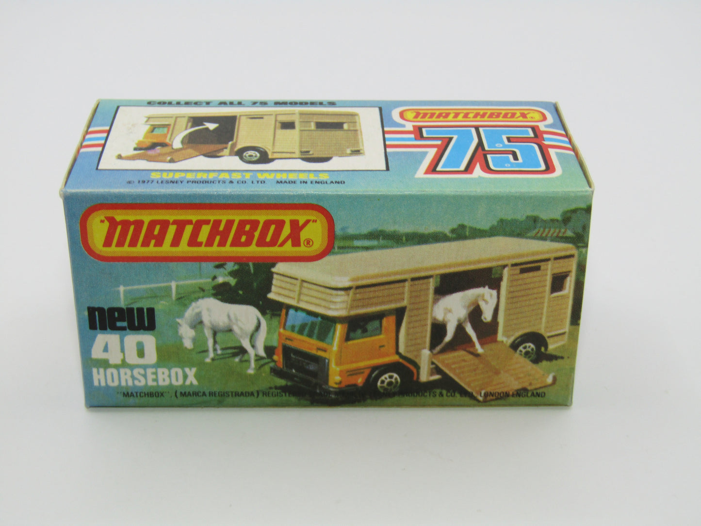Matchbox Superfast 40B Horse Box Orange GREEN Door Black Base
