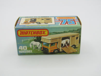 Matchbox Superfast 40B Horse Box Green, BLACK Hubs, Green Door Unp Base