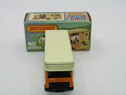 Matchbox Superfast 40B Horse Box Orange YELLOW Box Lt Green Windows