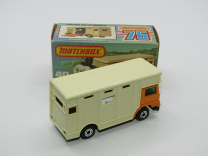 Matchbox Superfast 40B Horse Box Orange YELLOW Box Lt Green Windows
