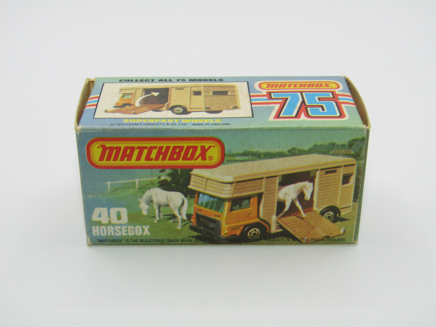Matchbox Superfast 40B Horse Box Orange YELLOW Box Lt Green Windows