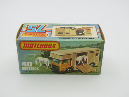 Matchbox Superfast 40B Horse Box Orange YELLOW Box Lt Green Windows