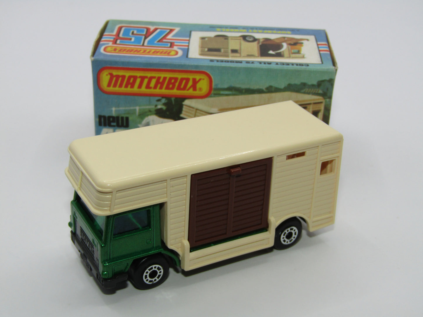 Matchbox Superfast 40B Horse Box Green GREY BASE Brown Door