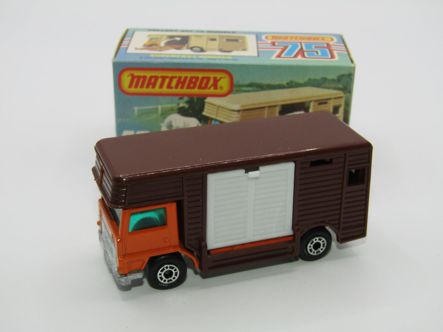 Matchbox Superfast 40B Horse Box Orange UNPAINTED Base White door