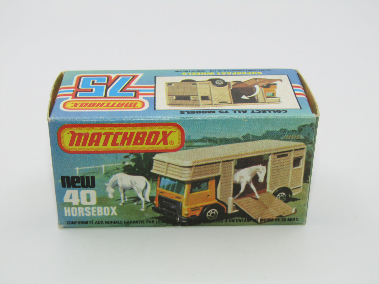 Matchbox Superfast 40B Horse Box Metallic Green GLOSS BLACK Base