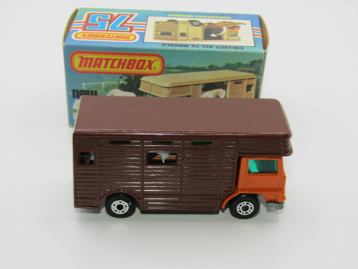 Matchbox Superfast 40B Horse Box Orange UNPAINTED Base GREEN Door