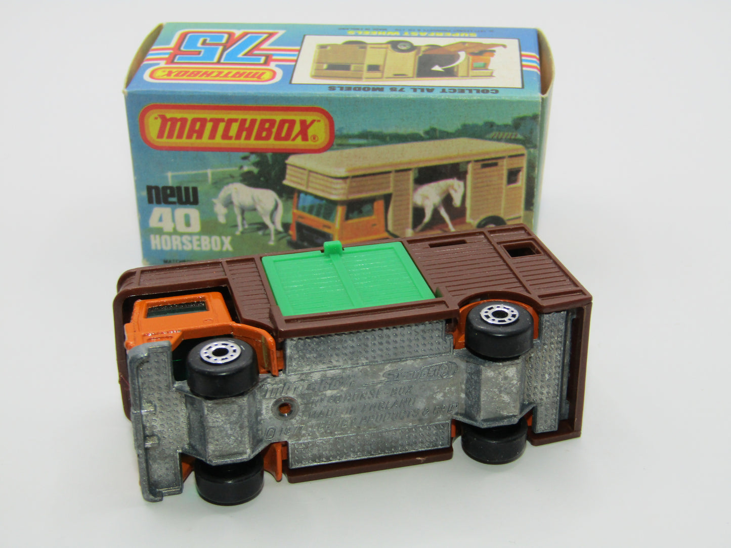 Matchbox Superfast 40B Horse Box Orange UNPAINTED Base GREEN Door