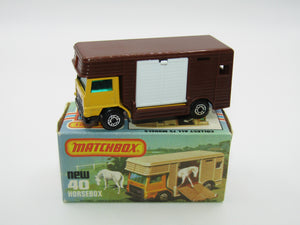 Matchbox Superfast 40B Horse Box Yellow White Door Black Base