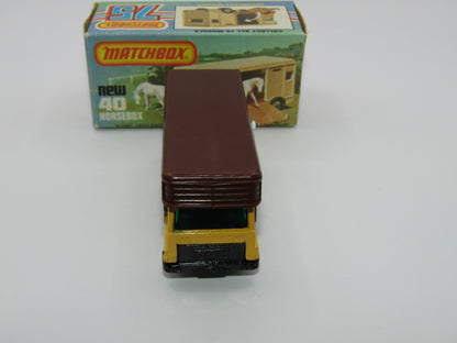 Matchbox Superfast 40B Horse Box Yellow White Door Black Base