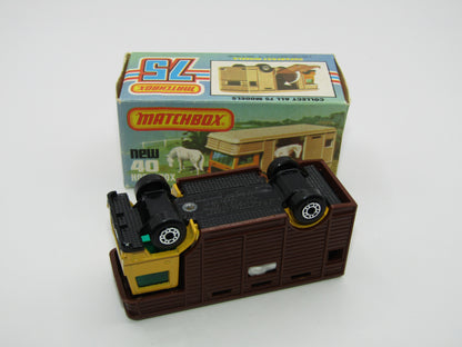 Matchbox Superfast 40B Horse Box Yellow White Door Black Base