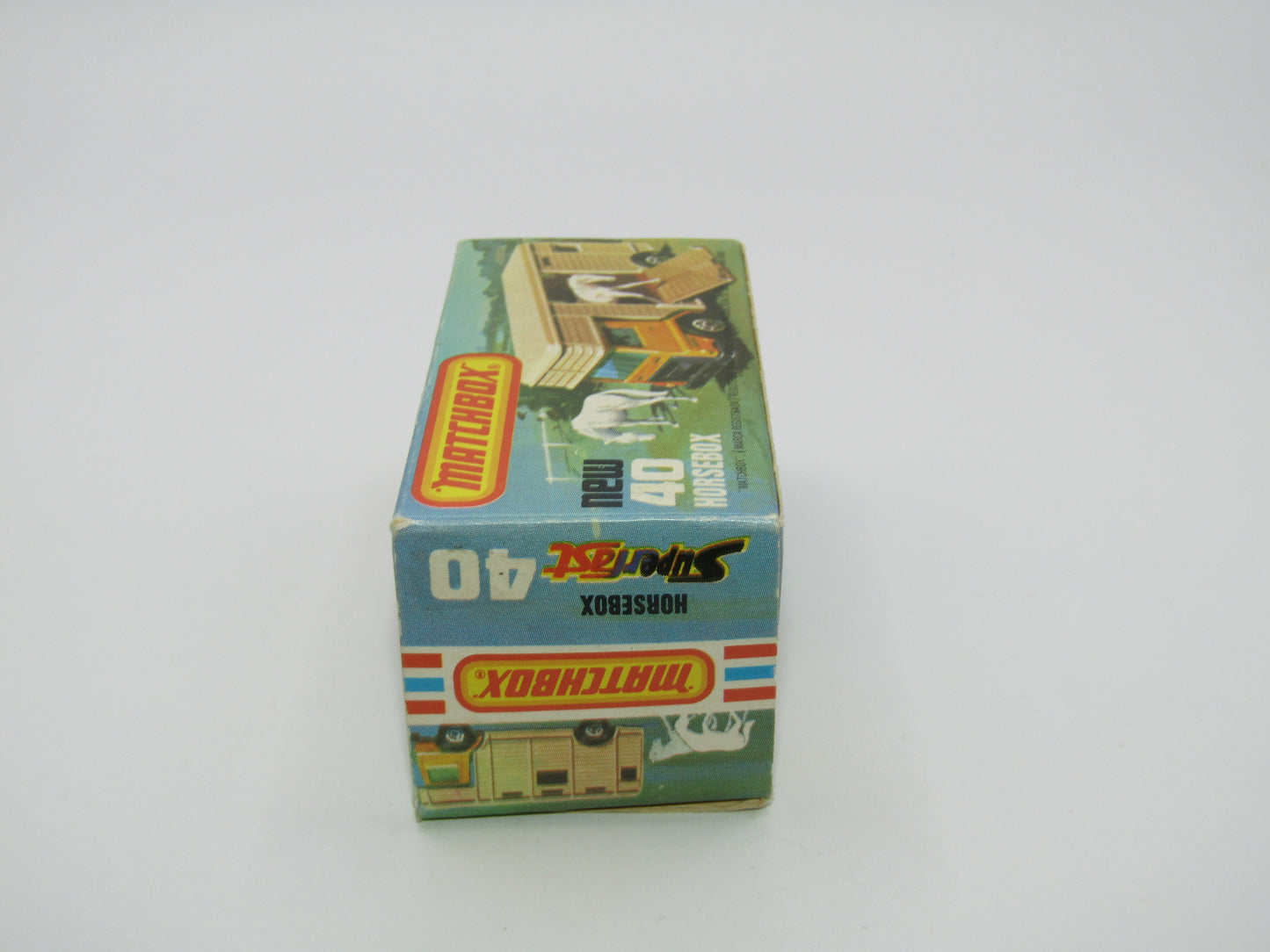 Matchbox Superfast 40B Horse Box Yellow White Door Black Base