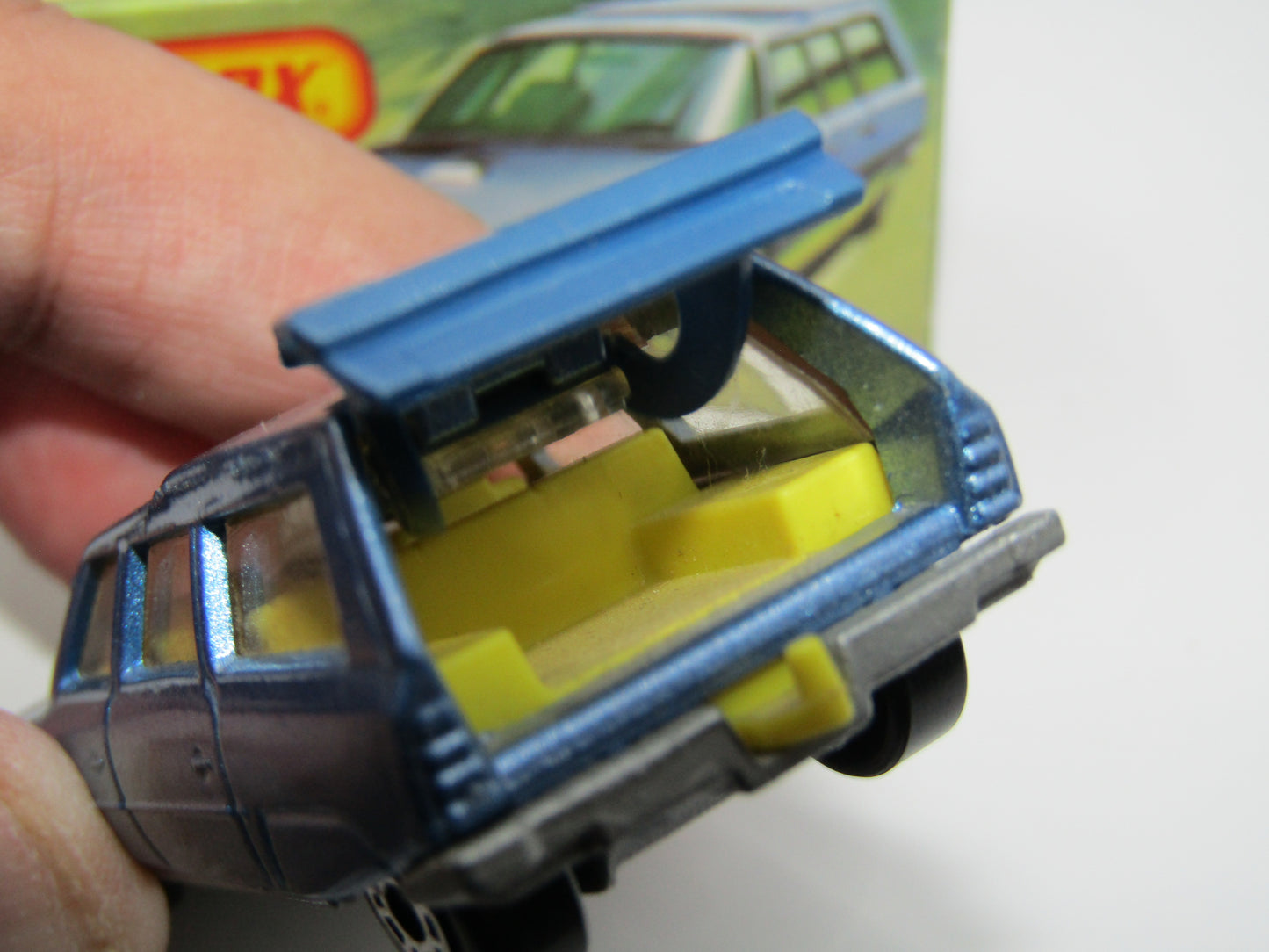 Matchbox Superfast 12C Citroen CX YELLOW Interior