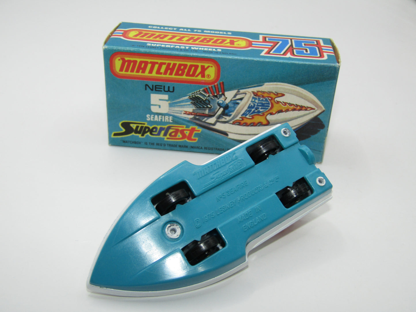 Matchbox Superfast 5B Seafire Boat White, Blue Driver TURQUOISE Base