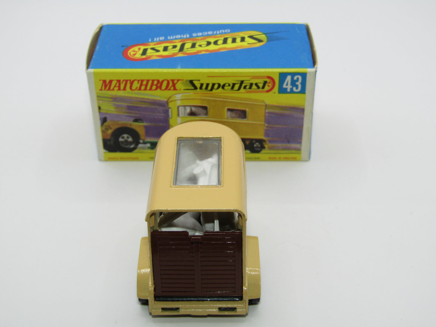 Matchbox Superfast 43A Pony Trailer Centre Cut Wheels Pony Label GREY Base