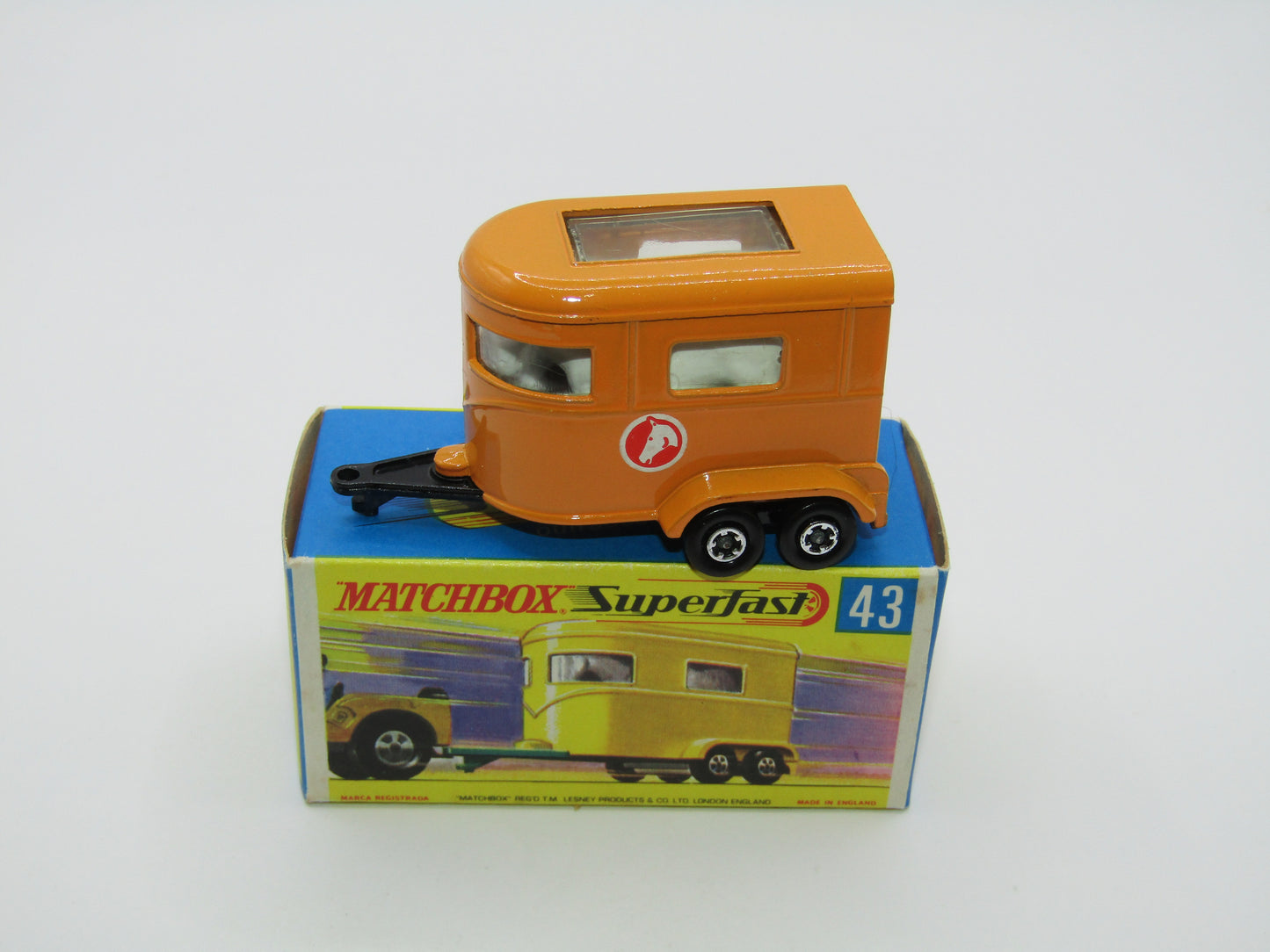 Matchbox Superfast 43A Pony Trailer Centre Cut Wheels Gloss Black Base
