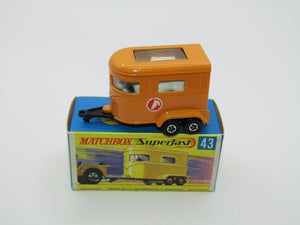 Matchbox Superfast 43A Pony Trailer Centre Cut Wheels Gloss Black Base