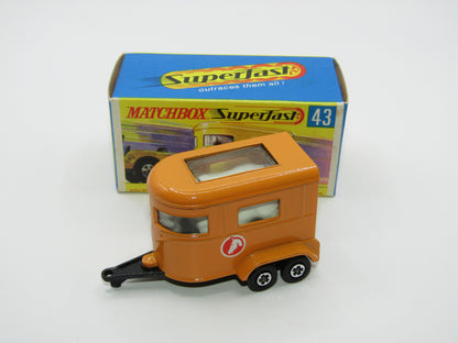 Matchbox Superfast 43A Pony Trailer Centre Cut Wheels Gloss Black Base