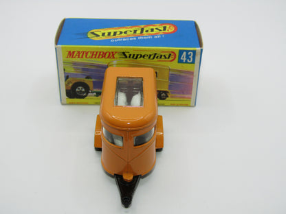 Matchbox Superfast 43A Pony Trailer Centre Cut Wheels Gloss Black Base