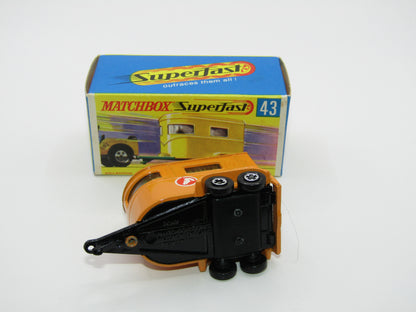 Matchbox Superfast 43A Pony Trailer Centre Cut Wheels Gloss Black Base