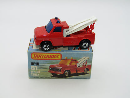 Matchbox Superfast 61B Wreck Truck Red, BLUE Windows White Boom Red Hooks