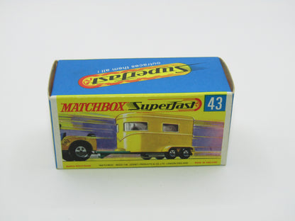 Matchbox Superfast 43A Pony Trailer Centre Cut Wheels Gloss Black Base