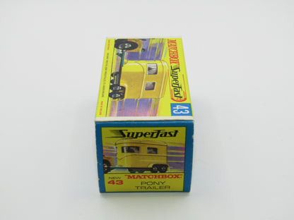 Matchbox Superfast 43A Pony Trailer Centre Cut Wheels Gloss Black Base