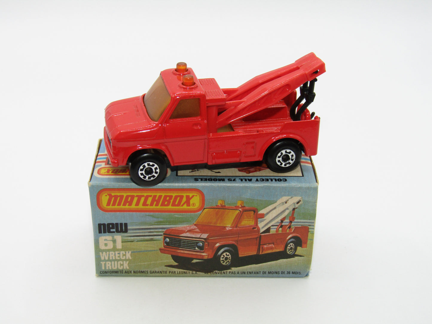 Matchbox Superfast 61B Wreck Truck Red Booms Black Hooks Satin Black Base