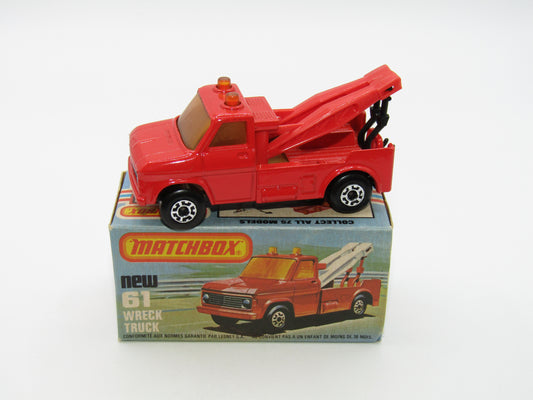 Matchbox Superfast 61B Wreck Truck Red Booms Black Hooks Satin Black Base