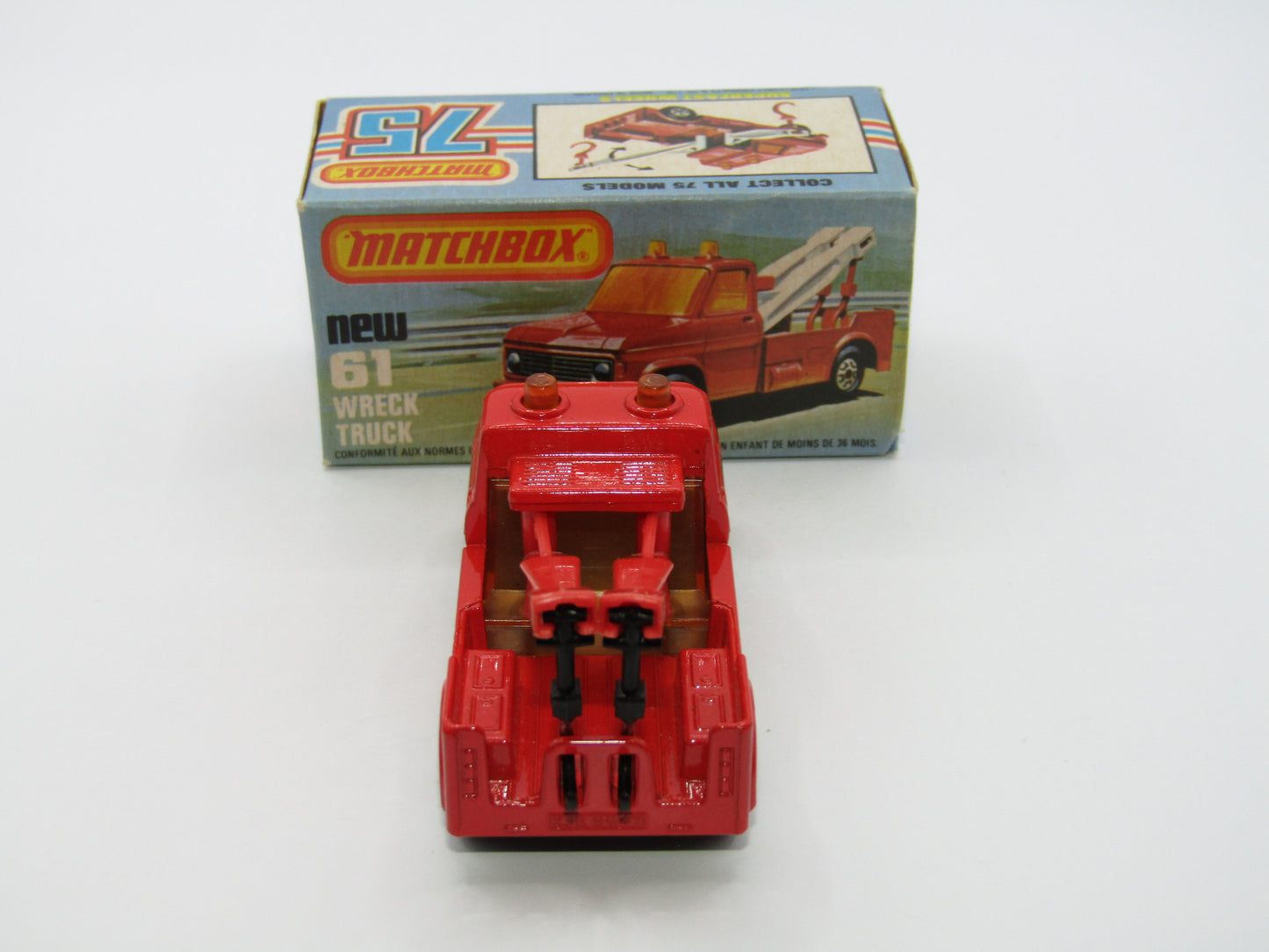 Matchbox Superfast 61B Wreck Truck Red Booms Black Hooks Satin Black Base