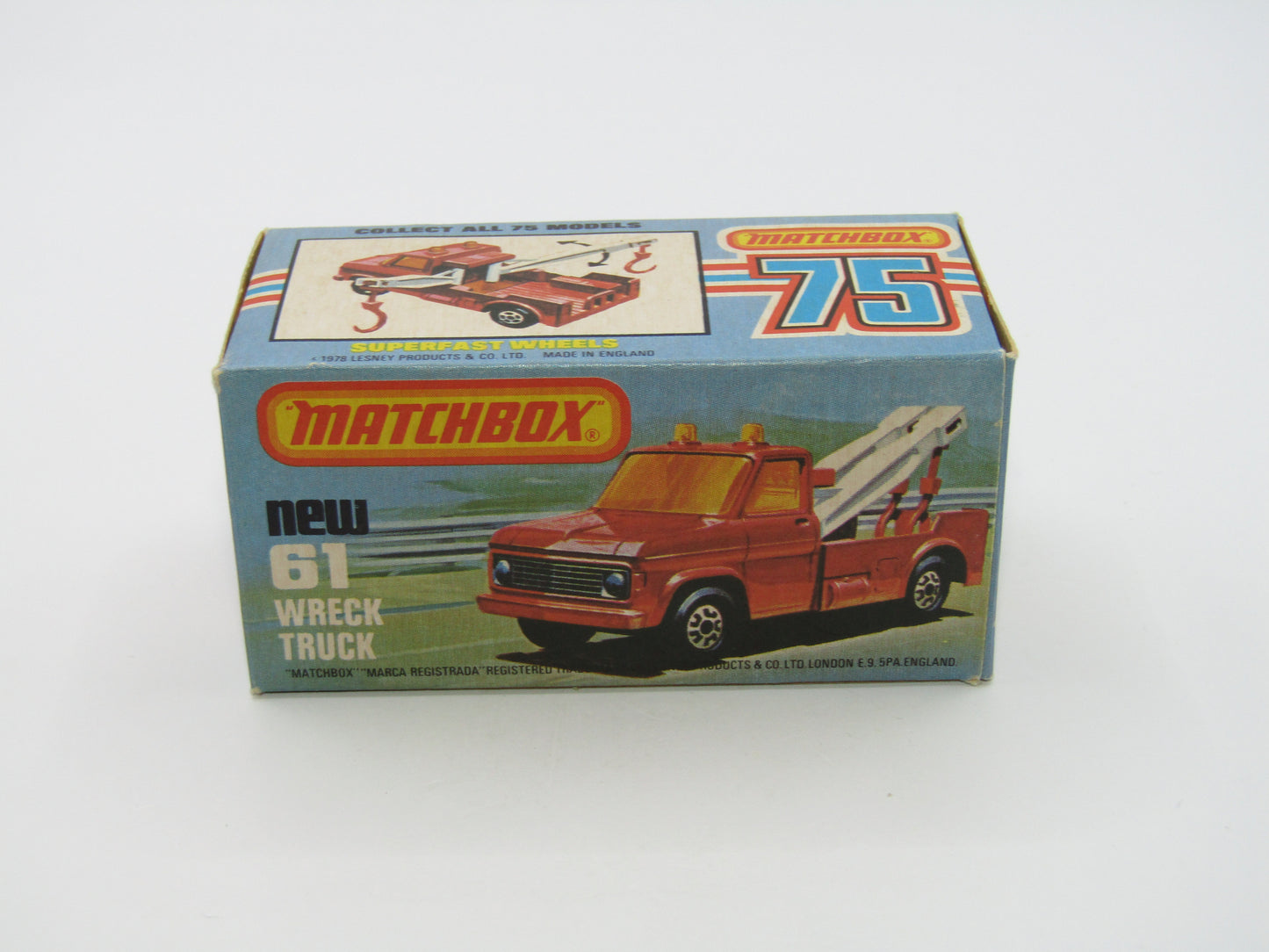 Matchbox Superfast 61B Wreck Truck Red Booms Black Hooks Satin Black Base